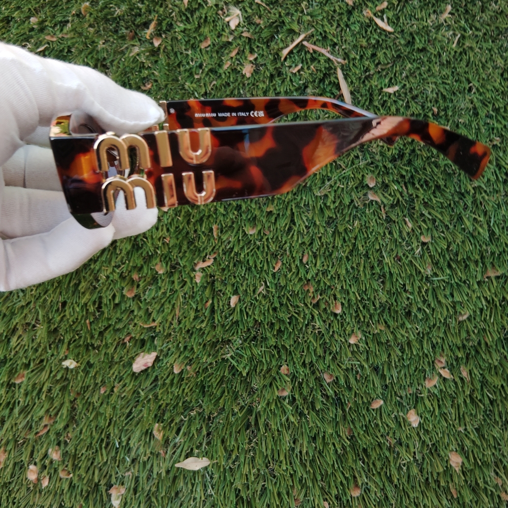 Tortoiseshell Cat-Eye Sunglasses - Brown Lenses - Picture 3 of 4